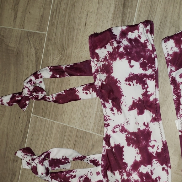 Bikini - Picture 3 of 7